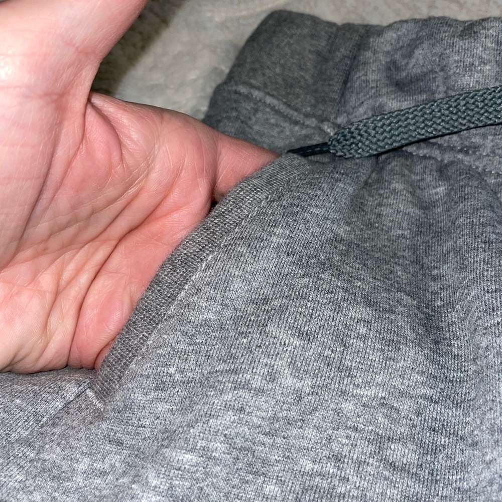 NEW NWT GIRLS NIKE GRAY SHORTS. NO DISCOUNT ON THIS ITEM - Picture 8 of 13